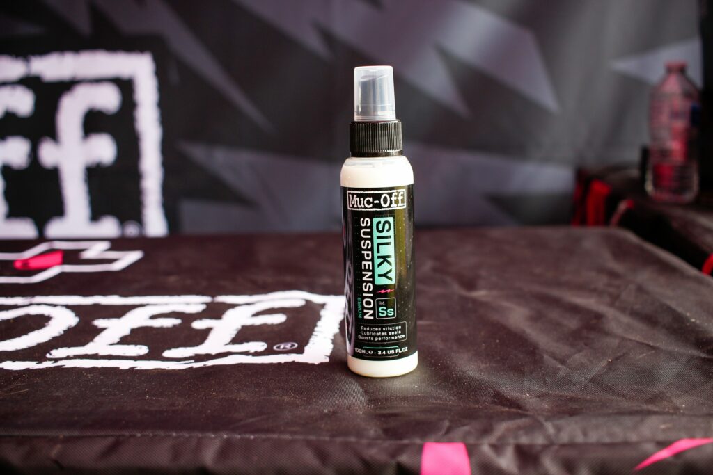 Muc-off silky supsension serum