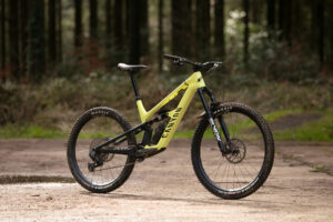 Canyon Spectral CF 9 mountain bike review &ndash; Top trail performance meets excellent value