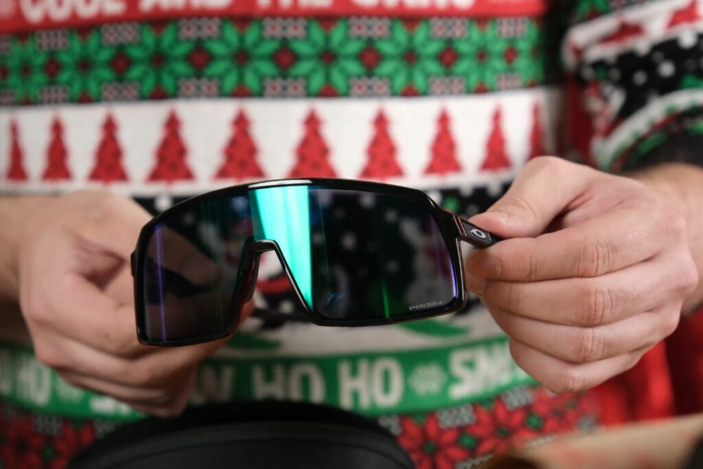 2024 oakley sutro xmas