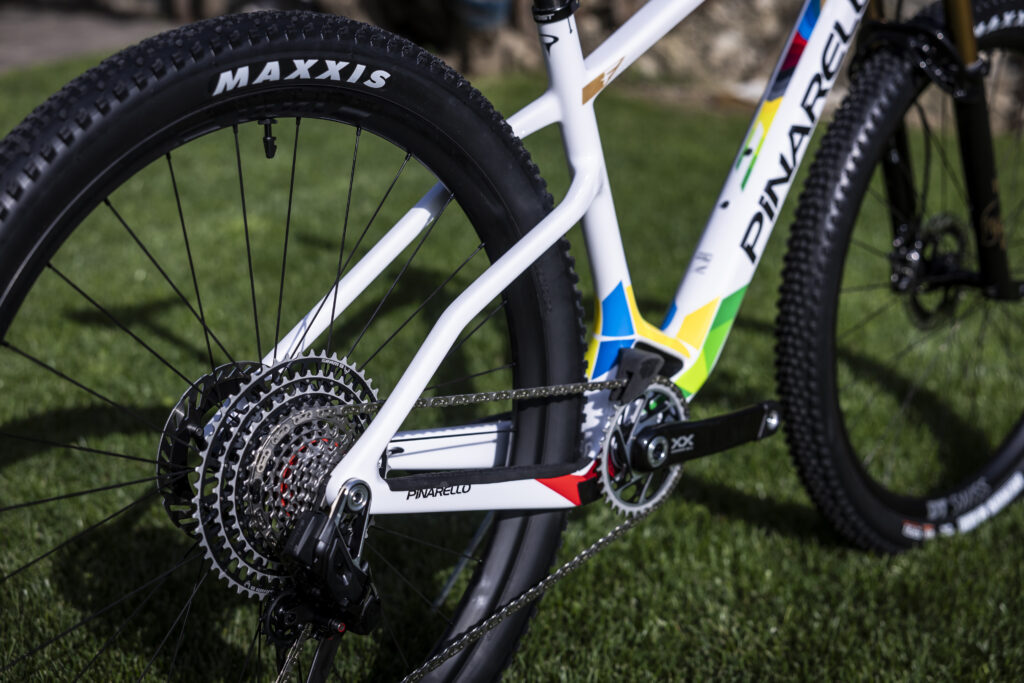 2024 pinarello dogma xc ht rear