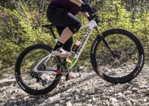 2024 pinarello dogma xc ht riding hero_0