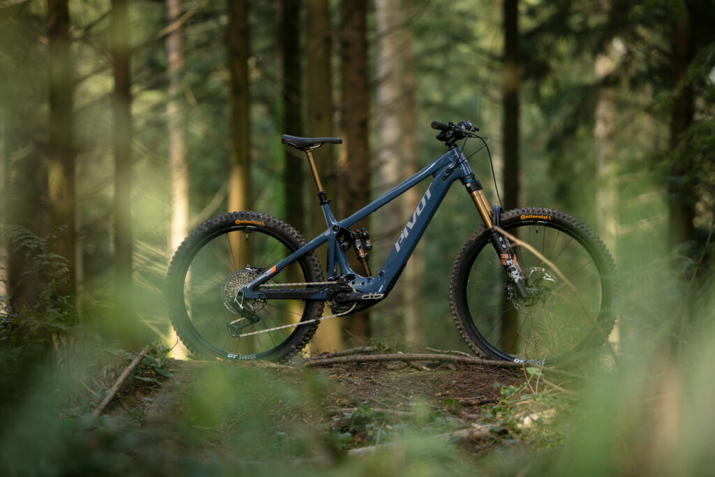 2024 pivot shuttle lt hero