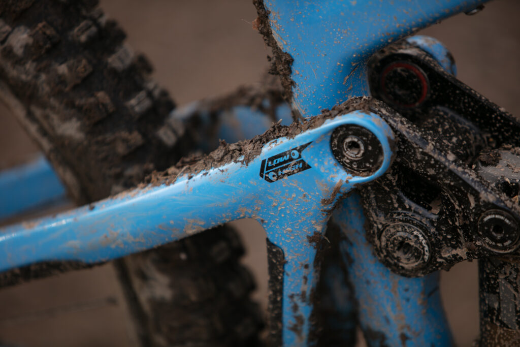 2024 pivot switchblade flipnchip