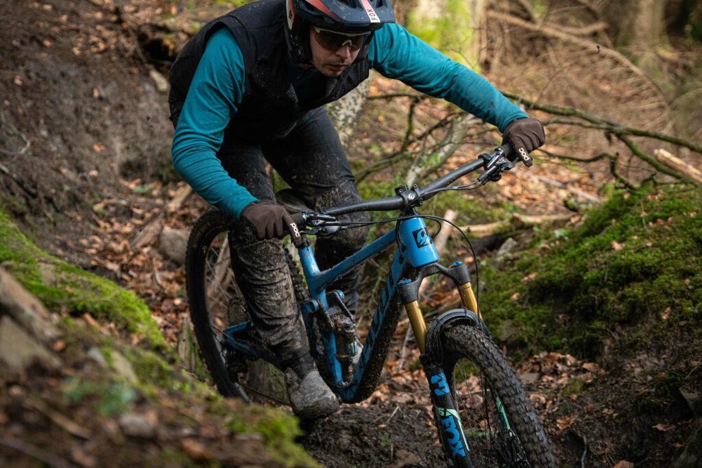 2024 pivot switchblade riding 1