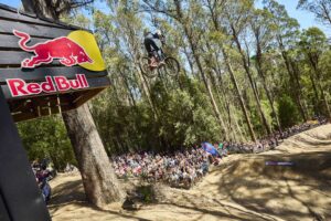 2024 red bull hardline louise.jpg