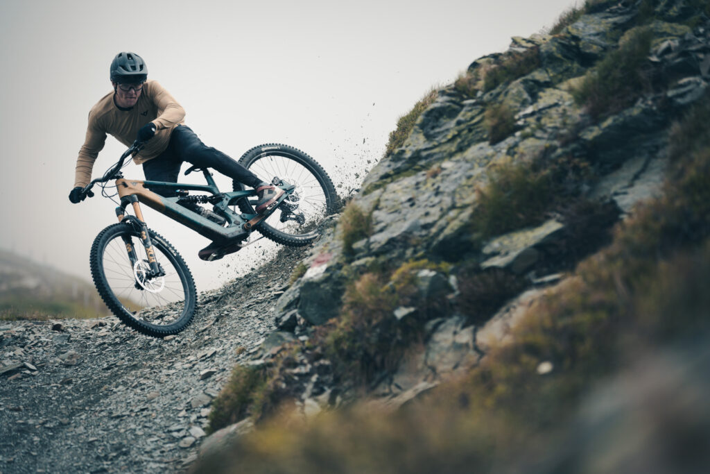 2024 yt industries decoy sn riding