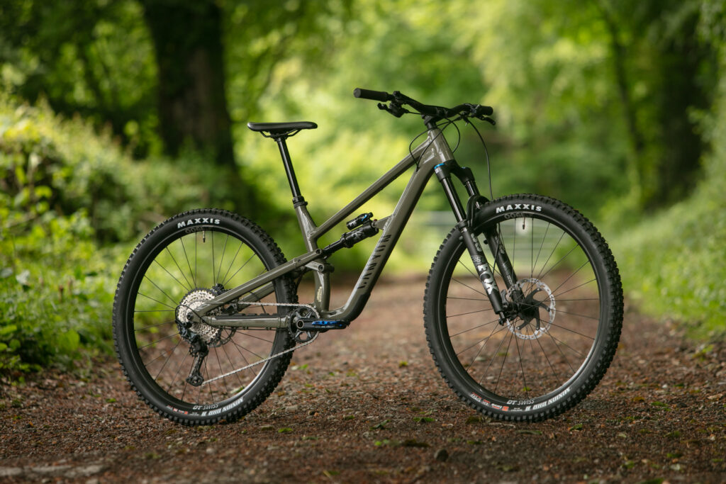 2025 canyon spectral AL 5ct