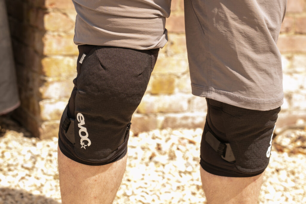 2025 evoc ls flex enduro knee pad hero.jpg