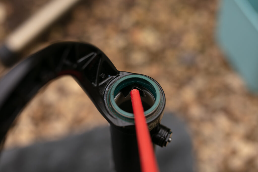 2025 fork service seal remove