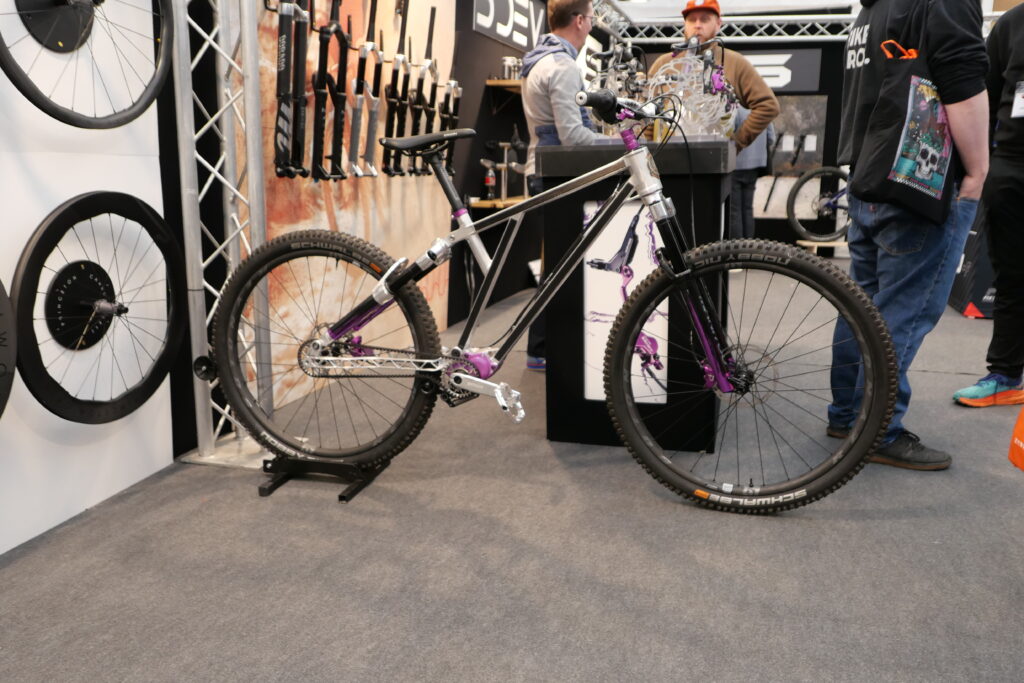 2025 gamux bike manitou