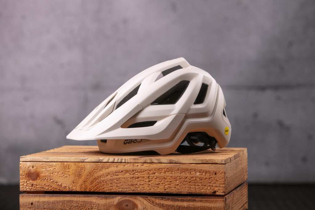 2025 giro montaro iii