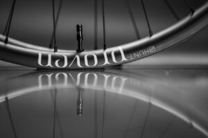 2025 hunt proven carbon trail hero.jpg