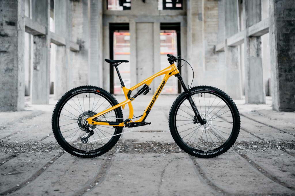 2025 nukeproof reactor alloy hero.jpg