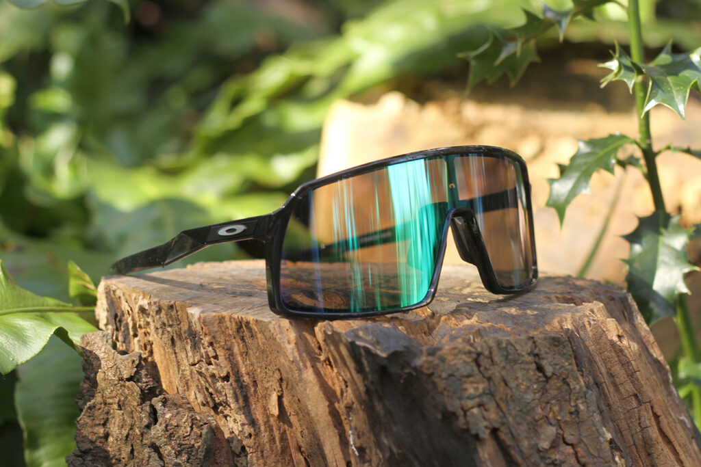 2025 oakley sutro hero.jpg