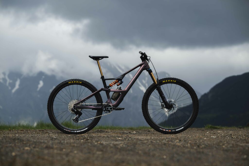 2025 orbea occam hero.jpg