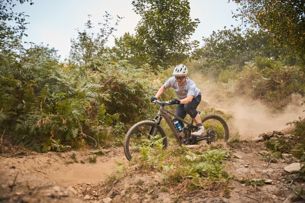 2025 pivot shuttle am riding 1.jpg