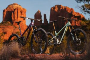 2025 pivot trailcat N hero.jpg