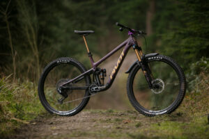 2025 pivot trailcat lt hero.jpg