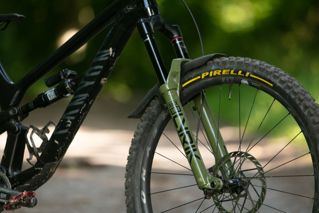 2025 rockshox lyrik hero 2.jpg