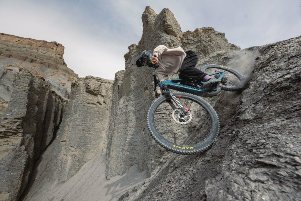2025 santa cruz bullit riding.jpg