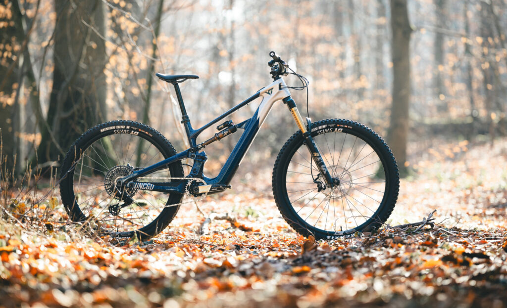 2025 yt industries decoy 29 sn hero.jpeg
