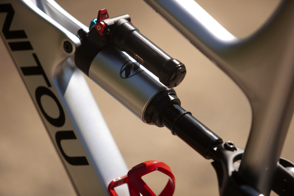 2025 yt manitou shock