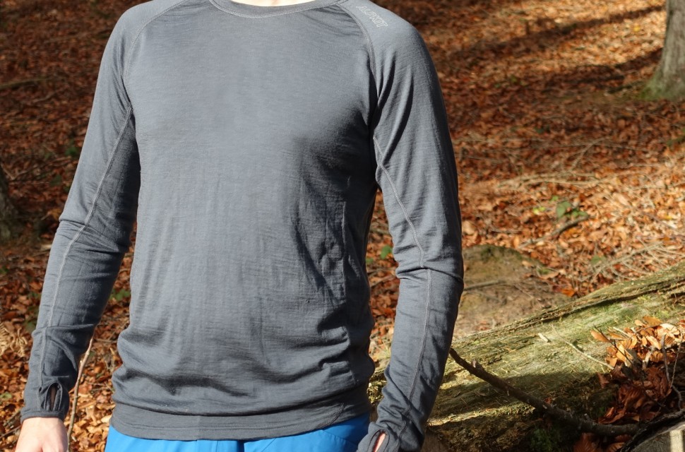 Alp-Kit-Kepler-Long-Sleeve-Merino-Baselayer-DSC03567_0.jpg