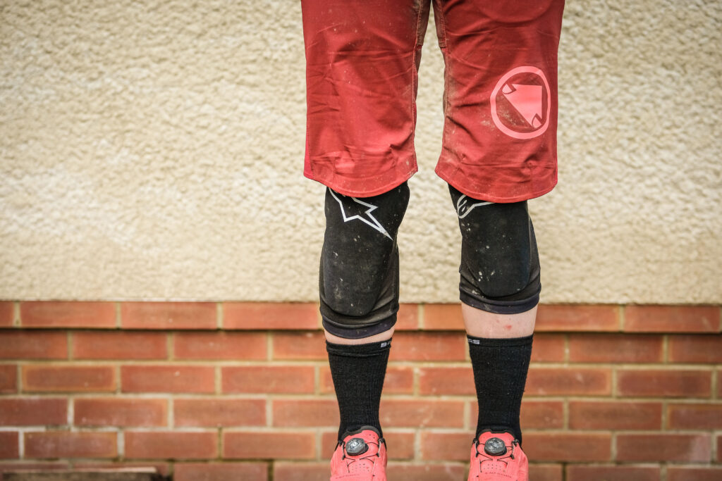 Alpinestars Paragon plus knee pads-12.jpg