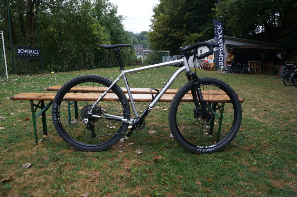 Bombtrack Hook ADV profile.JPG