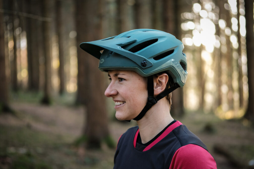 Bell 4Forty Helmet-1.jpg