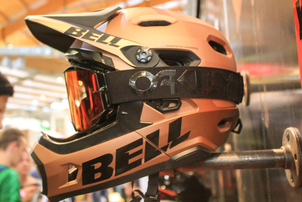 Bell helmet-1