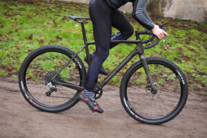 Bombtrack Hook EXT-C – riding 3.jpg