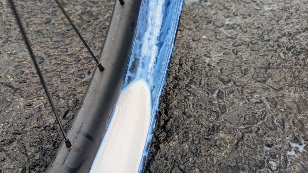 Continental_RevoSealant_inside