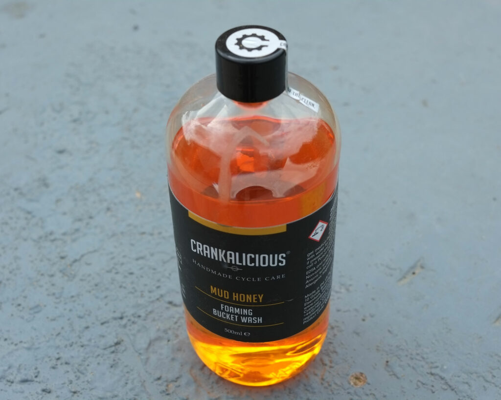 Crankalicious-Mud-Honey-Bucket-Wash-Review.jpg