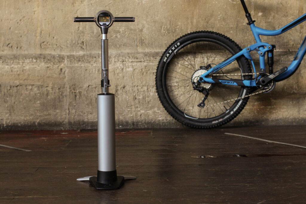 Crankbrothers Klic Pump and Burst Tank-1.jpg