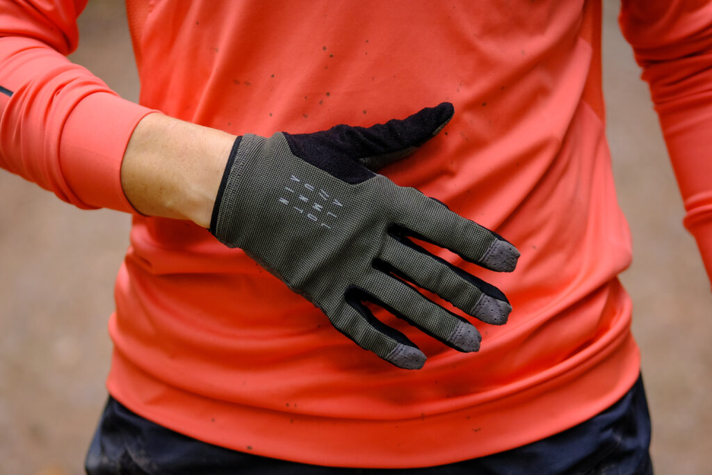 Cube Performance gloves-2.jpg