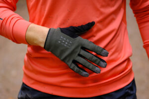 Cube Performance women&rsquo;s long finger gloves review