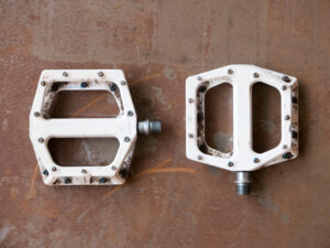 DMR Vault flat pedal review