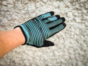 Dakine Women&rsquo;s Covert Bike Glove review