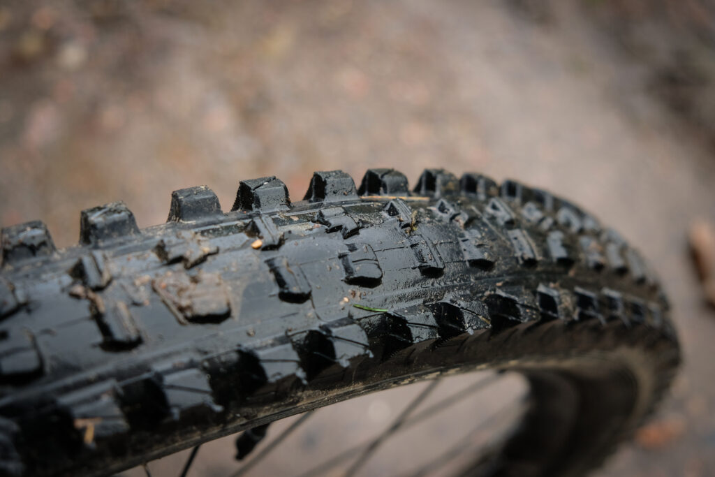 EThirteen TRS 2.35 tyre-4