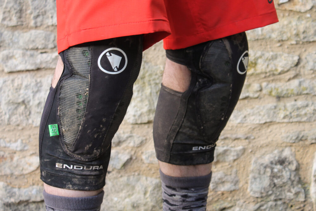 Endura MTR Knee Guard-1.jpg