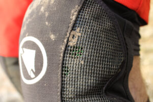 Endura MTR Knee Guard-5.jpg