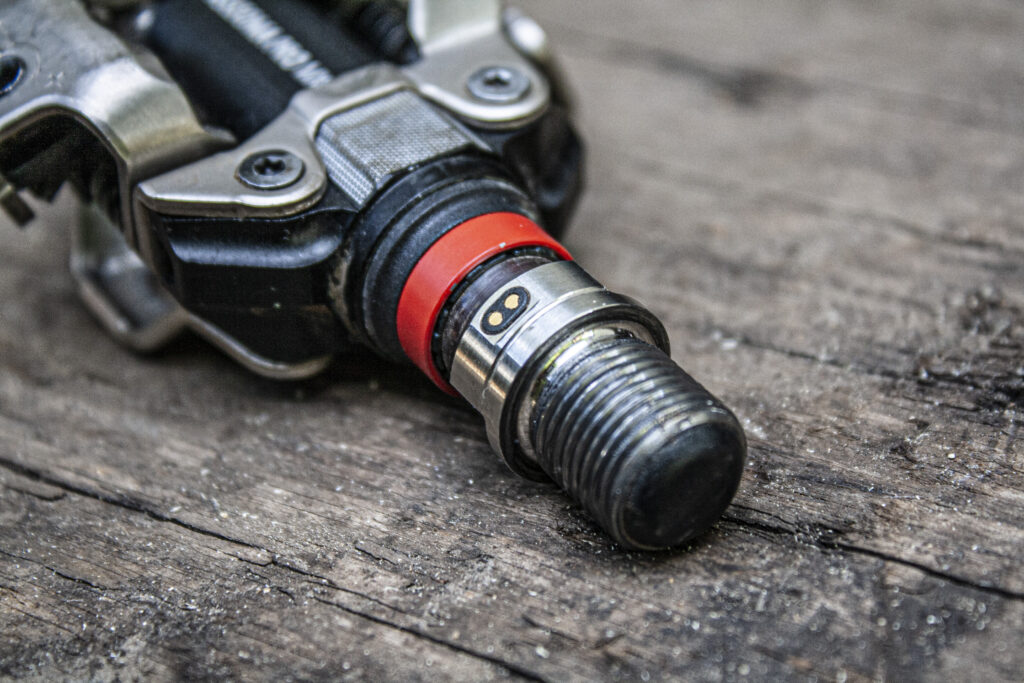 Favero Assioma Pro MX-2 charging connector