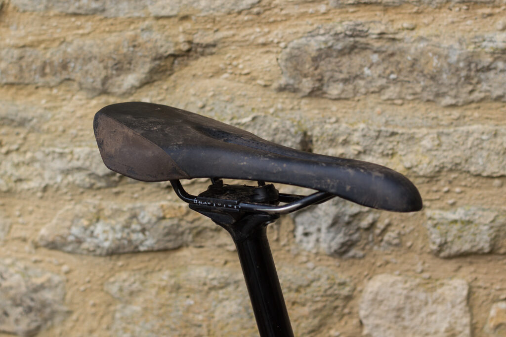 Fizik Luna X5 Saddle Womens-1.jpg