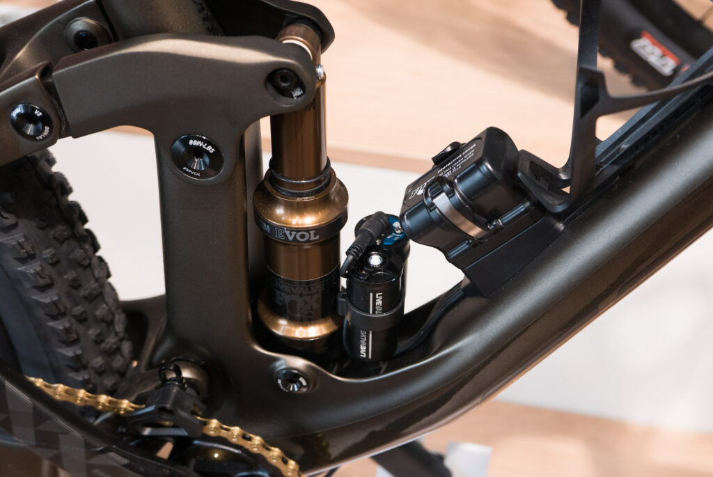 Fox-Live-Valve-smart-suspension-first-look-100.jpg