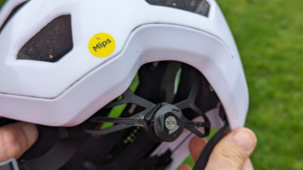 Fox_Crossframe_Pro_helmet_boa