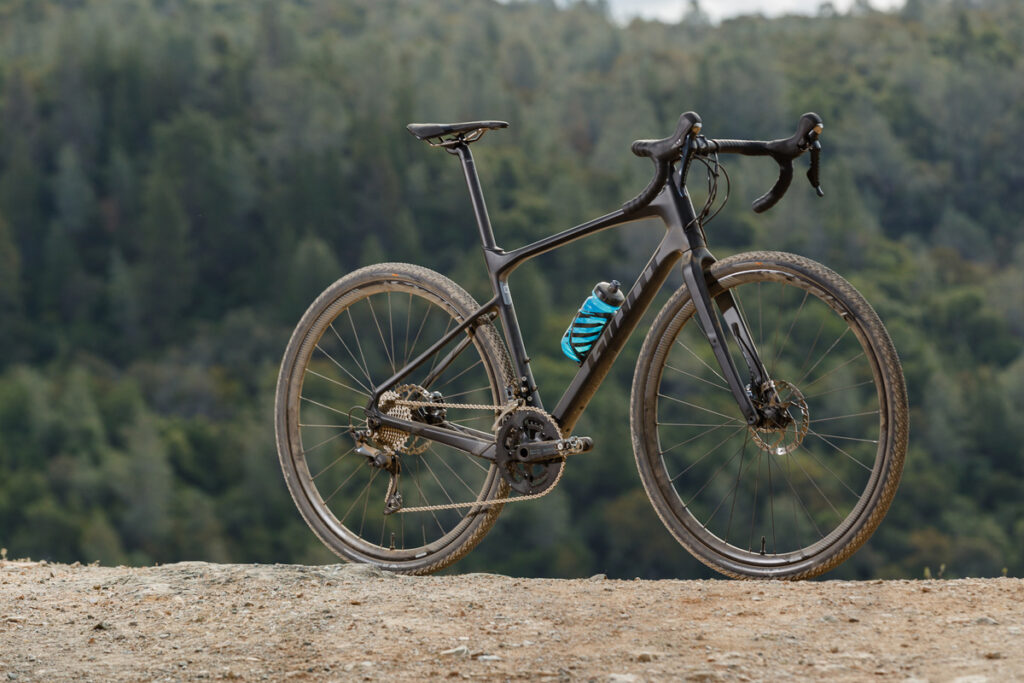 Giant Revolt Advanced gravel bike.jpg