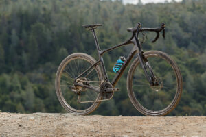 Giant Revolt Advanced gravel bike.jpg