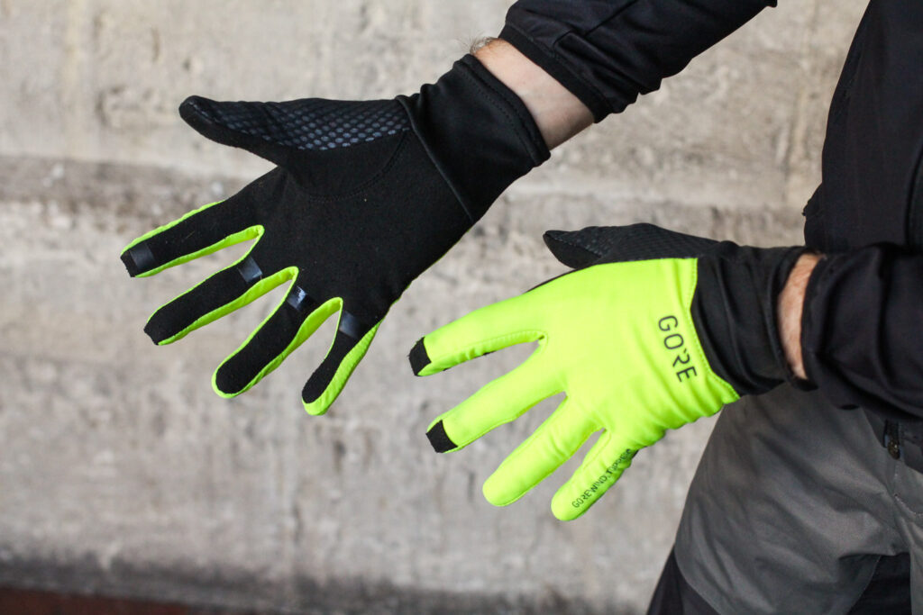 Gore-M-Gore-Windstopper-gloves-review-100.jpg