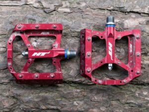 HT AE05 flat pedal